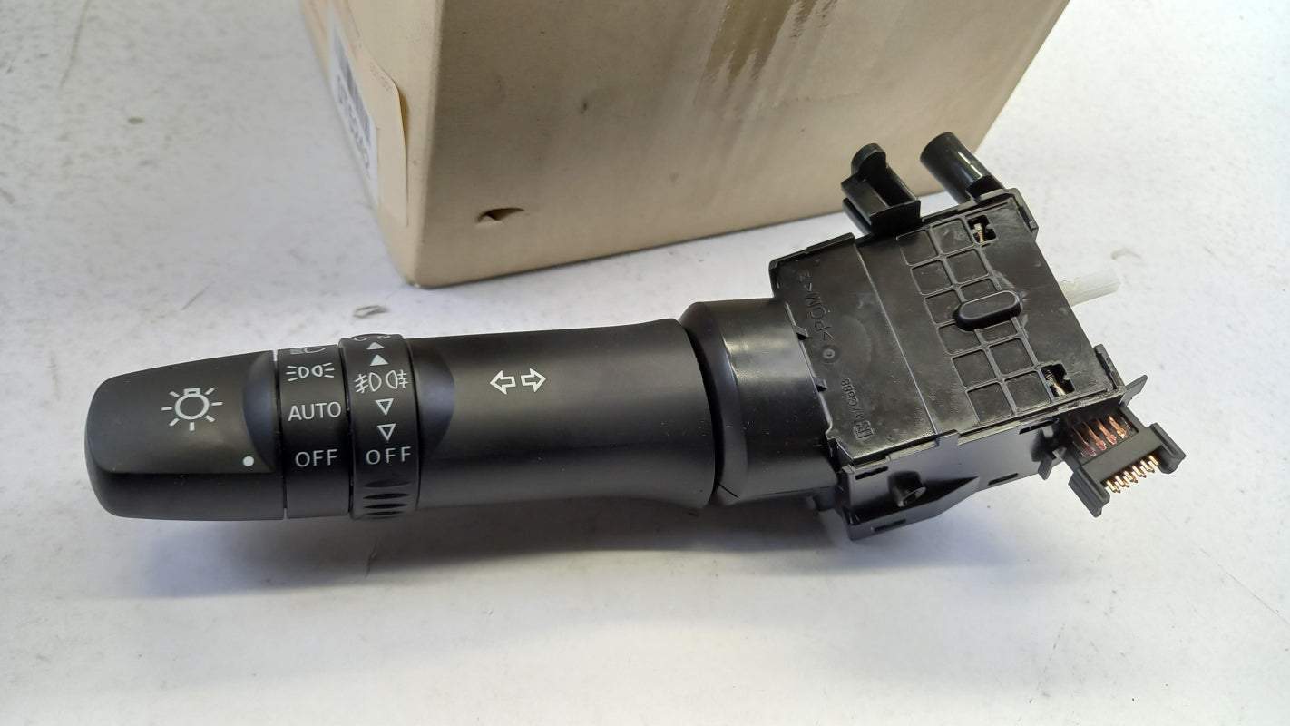 Original OE MITSUBISHI Scheinwerfer Schalter 8614A256