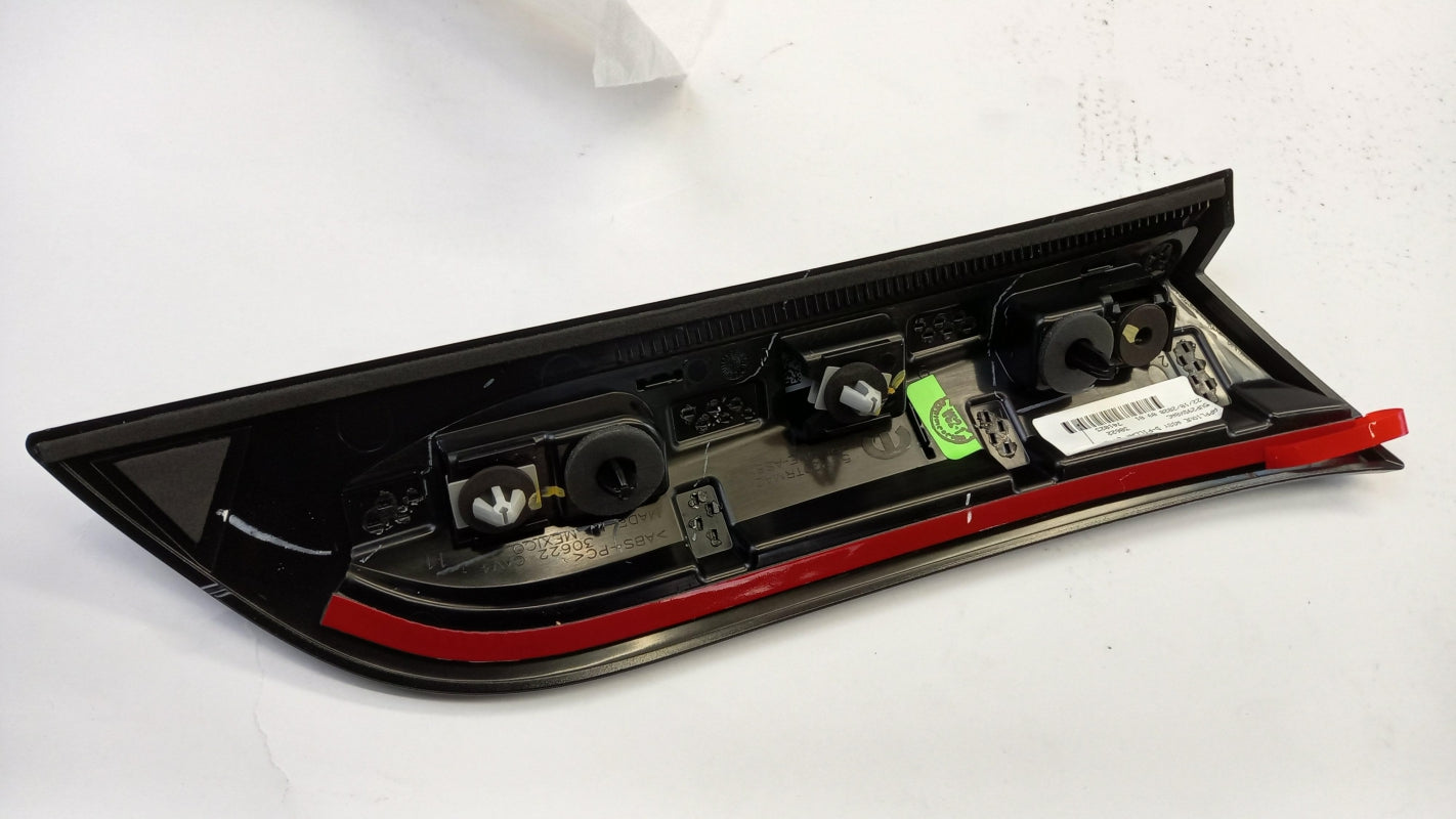 Original OE FIAT Heckklappe Zierleiste K5UP29DX8AC