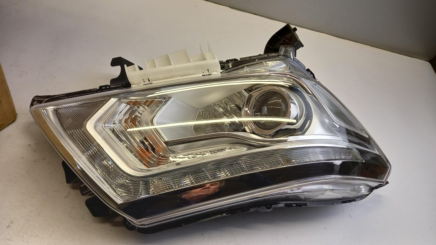 Original NISSAN Navara NP300 D23M Heckleuchte LED vorne rechts 260104KD5A
