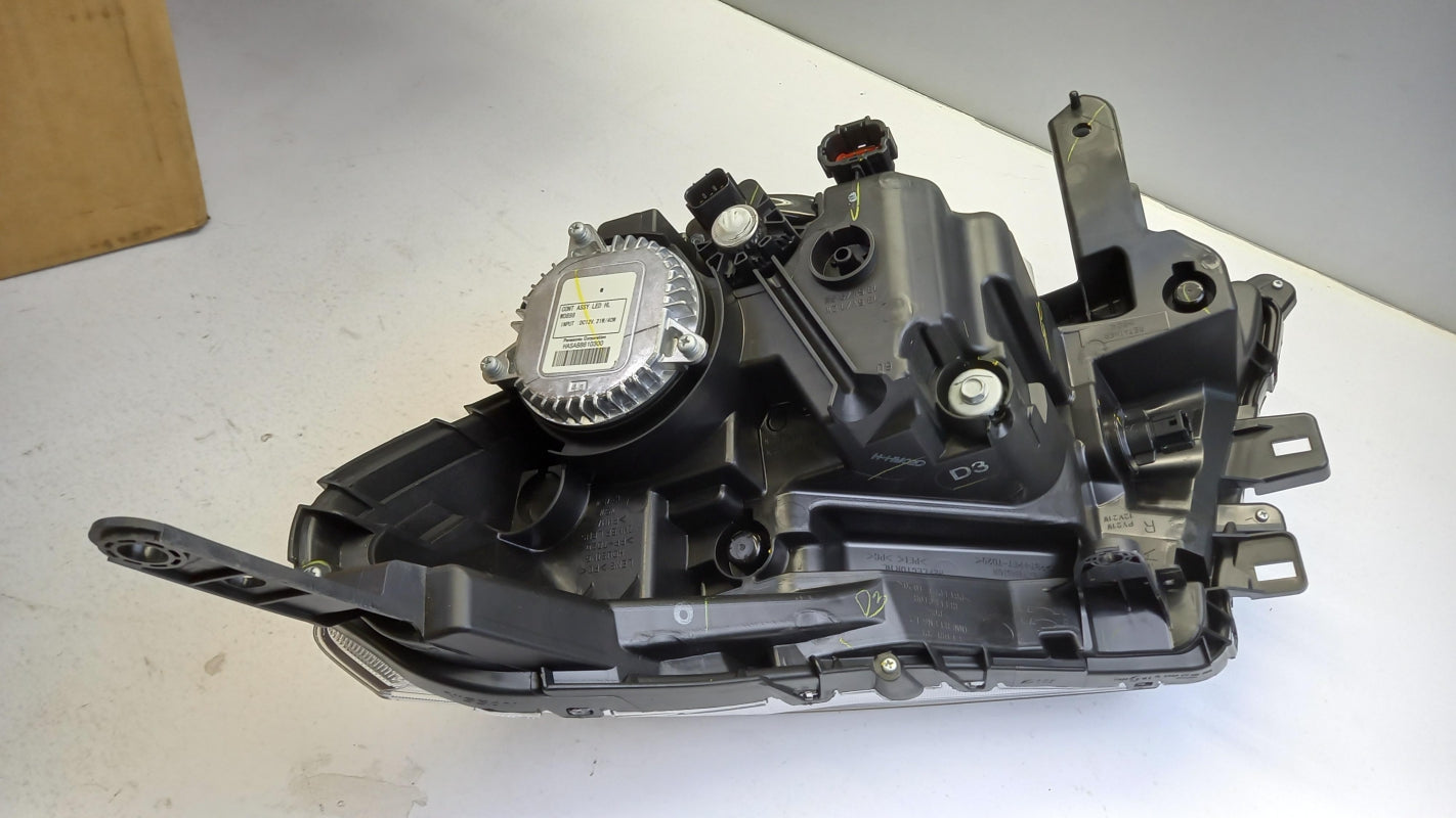 Original NISSAN Navara NP300 D23M Heckleuchte LED vorne rechts 260104KD5A