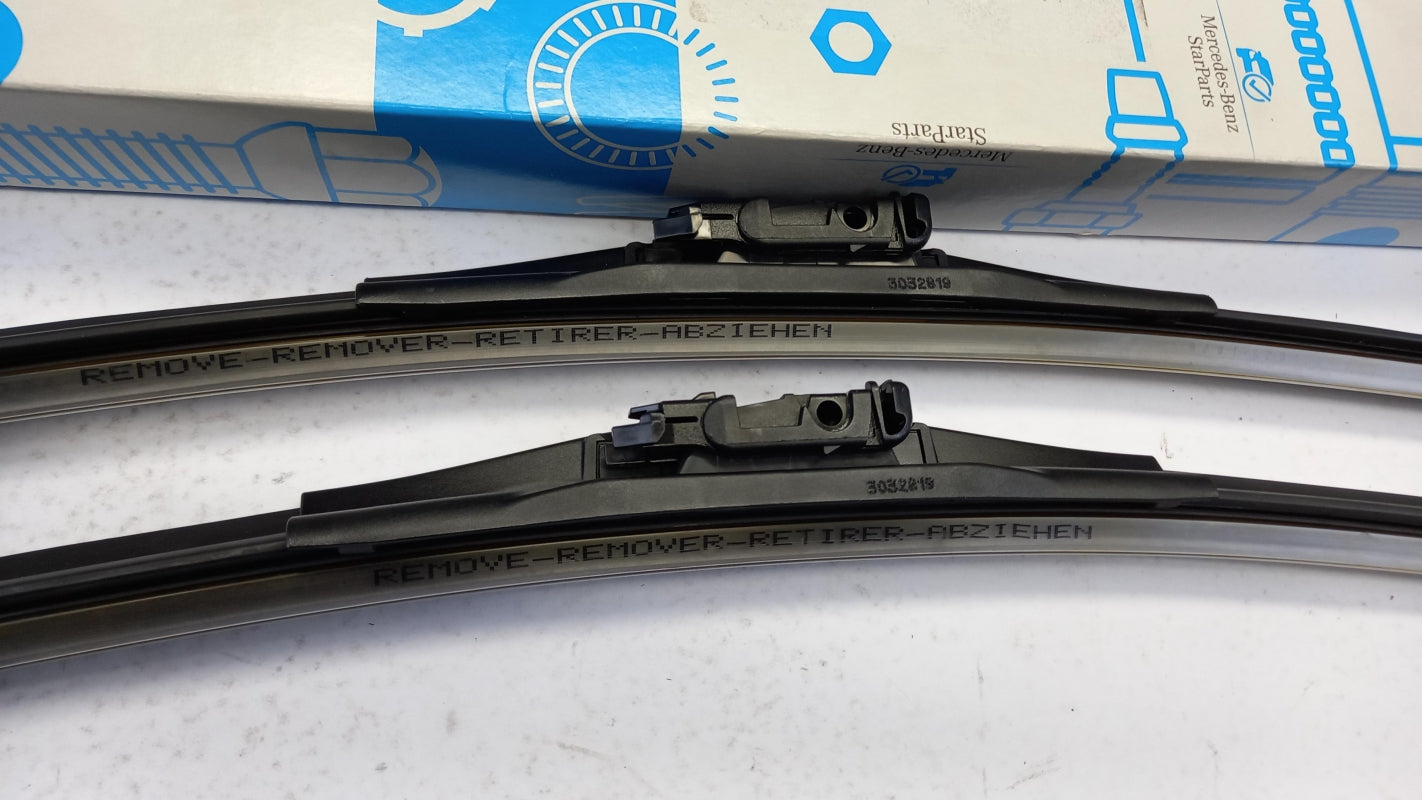 Original MERCEDES-BENZ W204 C207 Wischerblättersatz (2st) Vorne A204820230095