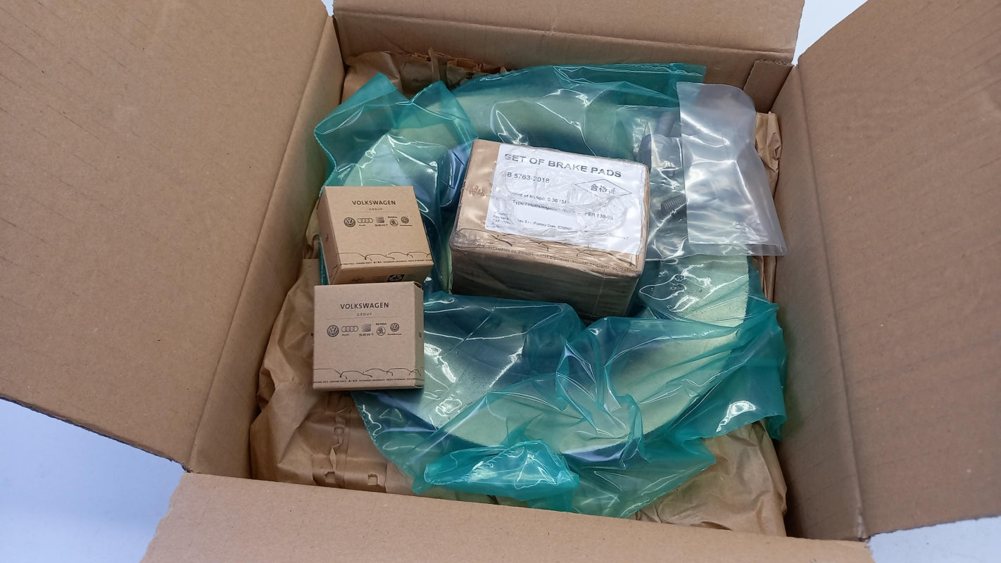 Original OE Volkswagen brake set 2 brake discs + 4 brake pads 8K0698601 