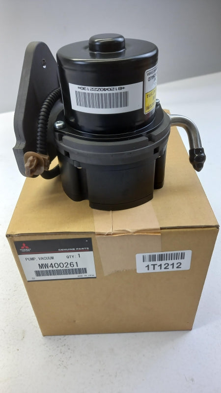 Genuine MITSUBISHI i-MiEV 2012-2017 Brake System Vacuum Pump MW400261