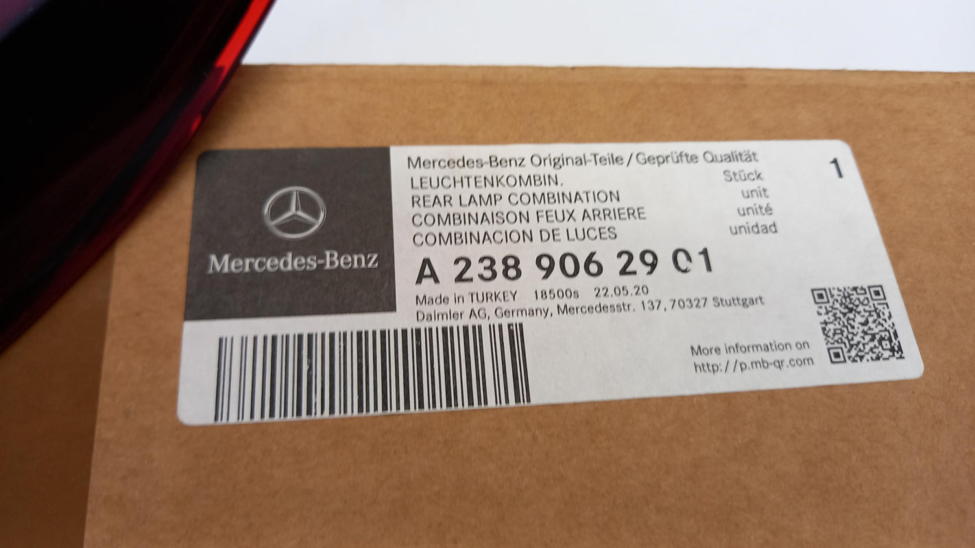 Original MERCEDES-BENZ C238 Heckleuchte Rückleuchte Außen Rechts A2389062901