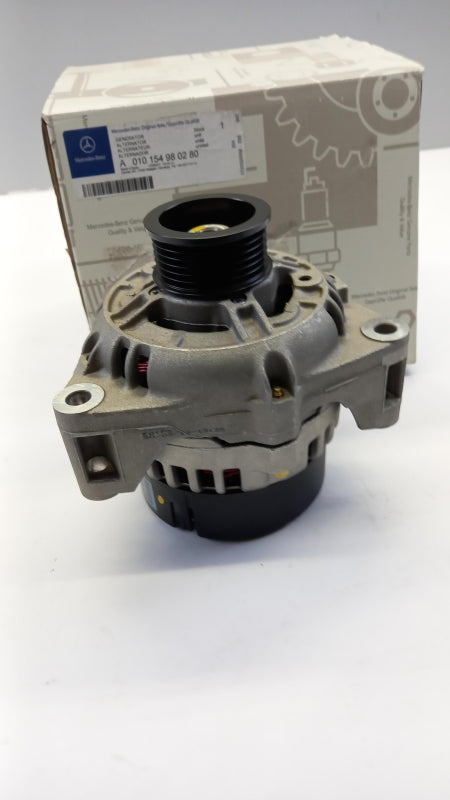 Original MERCEDES-BENZ E-Klasse W210 S210 Lichtmaschine A010154980280