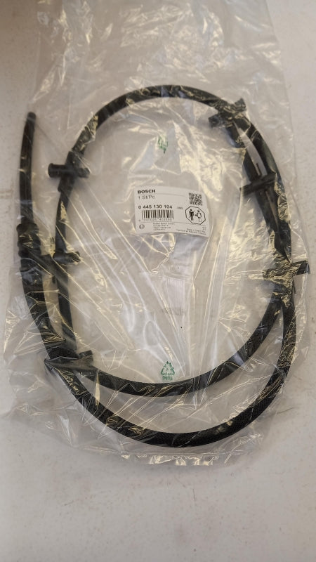 BOSCH für AUDI A4 A5 A6 A7 A8 Q5 Q7 VW Touareg Kraftstoffleitung 0445130104