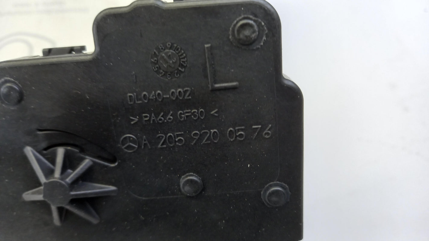 Original MERCEDES-BENZ C-Klasse W205 Schloß hinten links A2059200576