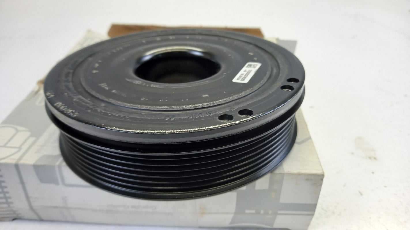Original MERCEDES-BENZ C-klasse W205 Kurbelwelle Riemenscheibe A6260300103
