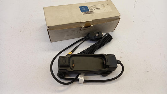 Original OE MERCEDES-BENZ Telefon Ladegerät B67875829