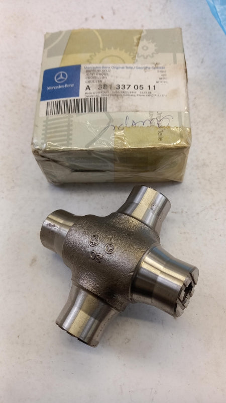 Original OE MERCEDES-BENZ Kardanwelle Gelenk A3813370511