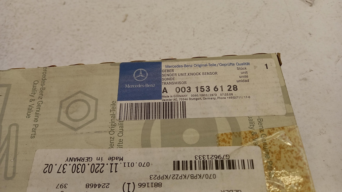 Original MERCEDES-BENZ SL-klasse R129 Klopfsensor Links A0031536128