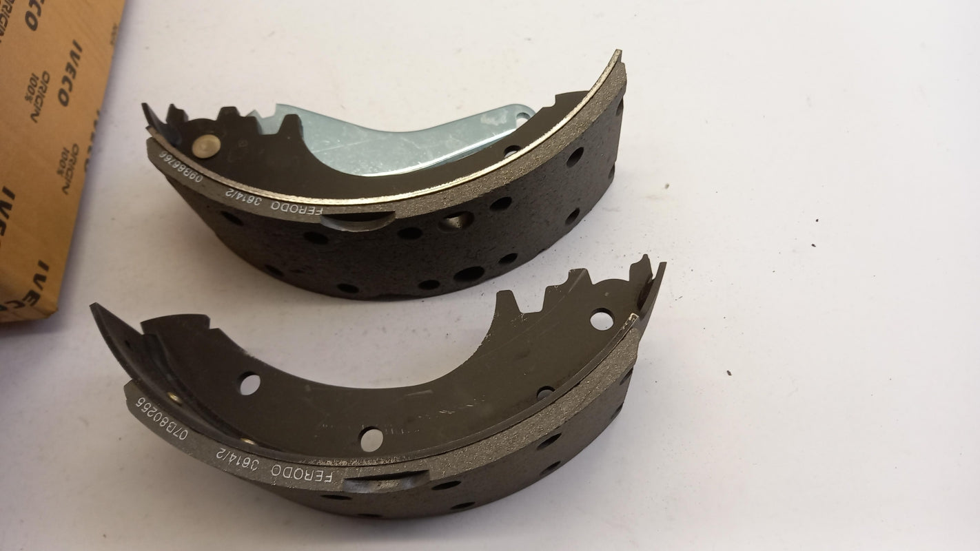 Original IVECO TurboDaily Bremsbackensatz hinten 2996480