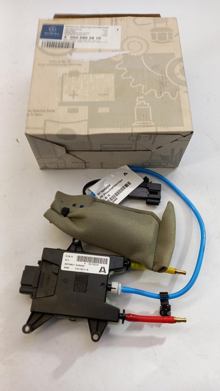 Original MERCEDES-BENZ W164 X164 W204 W212 W251 Ersatzteilekasten A0005802810