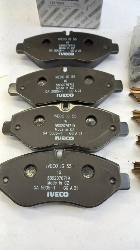 Original IVECO Daily III-VI Bremsbelagsatz, Scheibenbremse 42576975