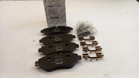 Original IVECO Daily III-VI Bremsbelagsatz, Scheibenbremse 42576975