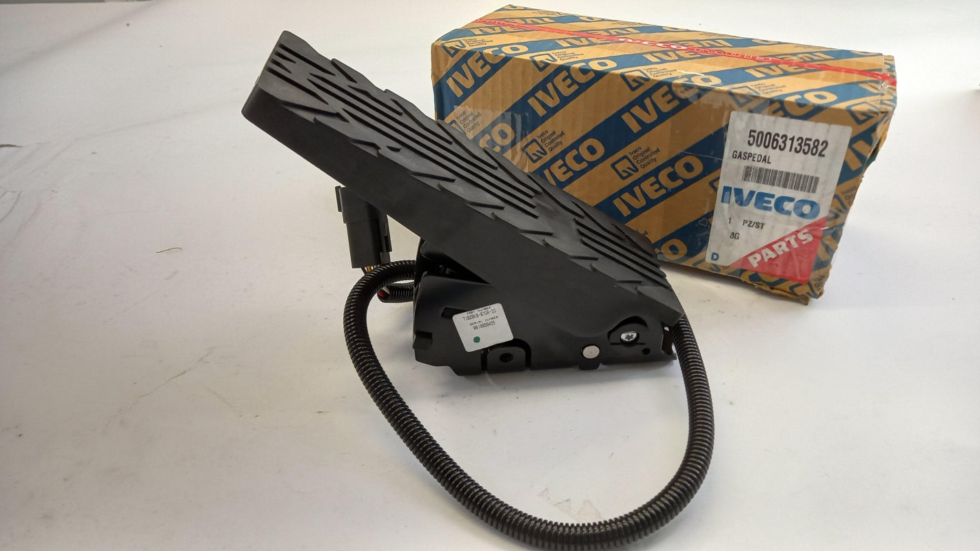 Original OE IVECO accelerator pedal 5006313582 
