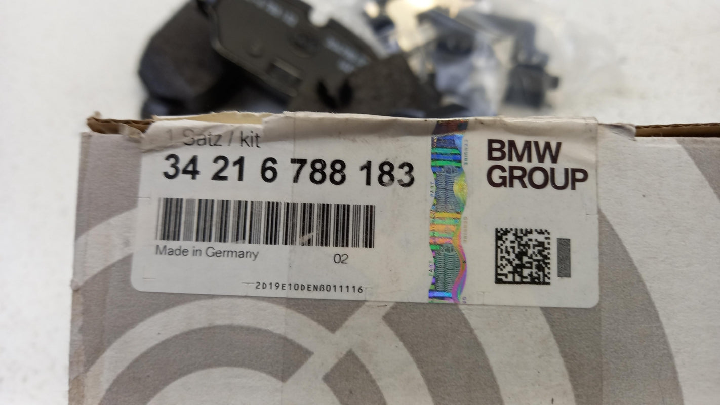Original BMW 1er (E81 E87) 3er (E90 E92) Bremsbeläge hinten 34216788183