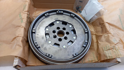 Original RENAULT Kadjar Megane II III 1.5DCI Schwungrad 123002685R