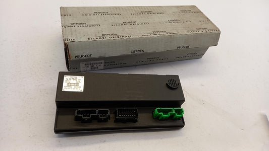 Original PEUGEOT 807 CITROËN C8 Steuergerät 9138C4