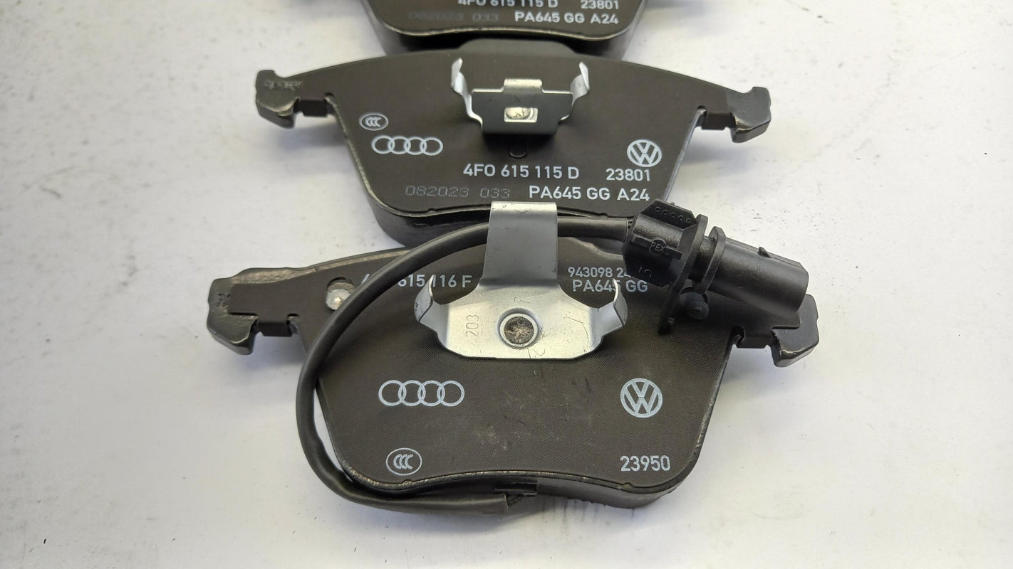 Original OE Volkswagen Bremsbeläge 4F0698151Q