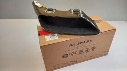 Original OE Volkswagen Auspuffblende 8W0253826Q