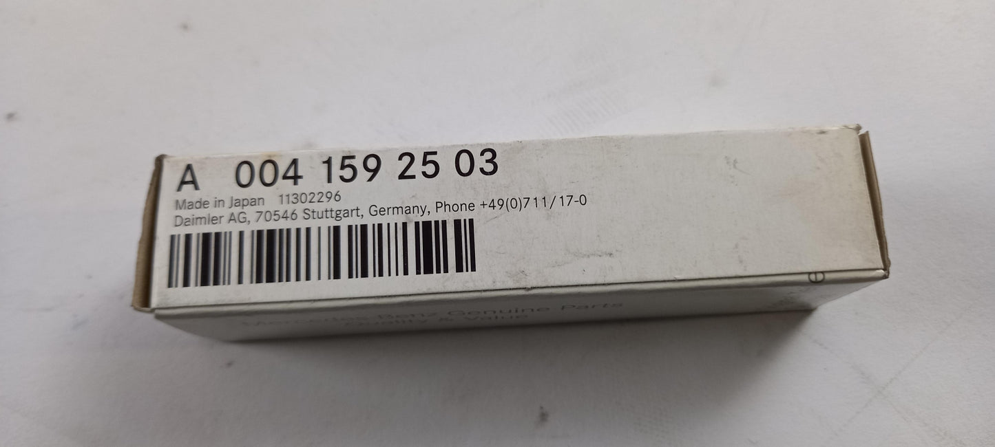 Original MERCEDES-BENZ W204 A207 C207 W211 W212 C219 Zündkerze A0041592503
