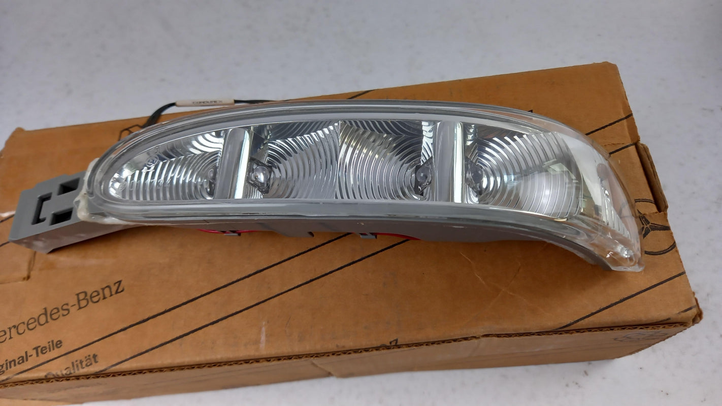 Original OE MERCEDES-BENZ Blinkleuchte A1648200521