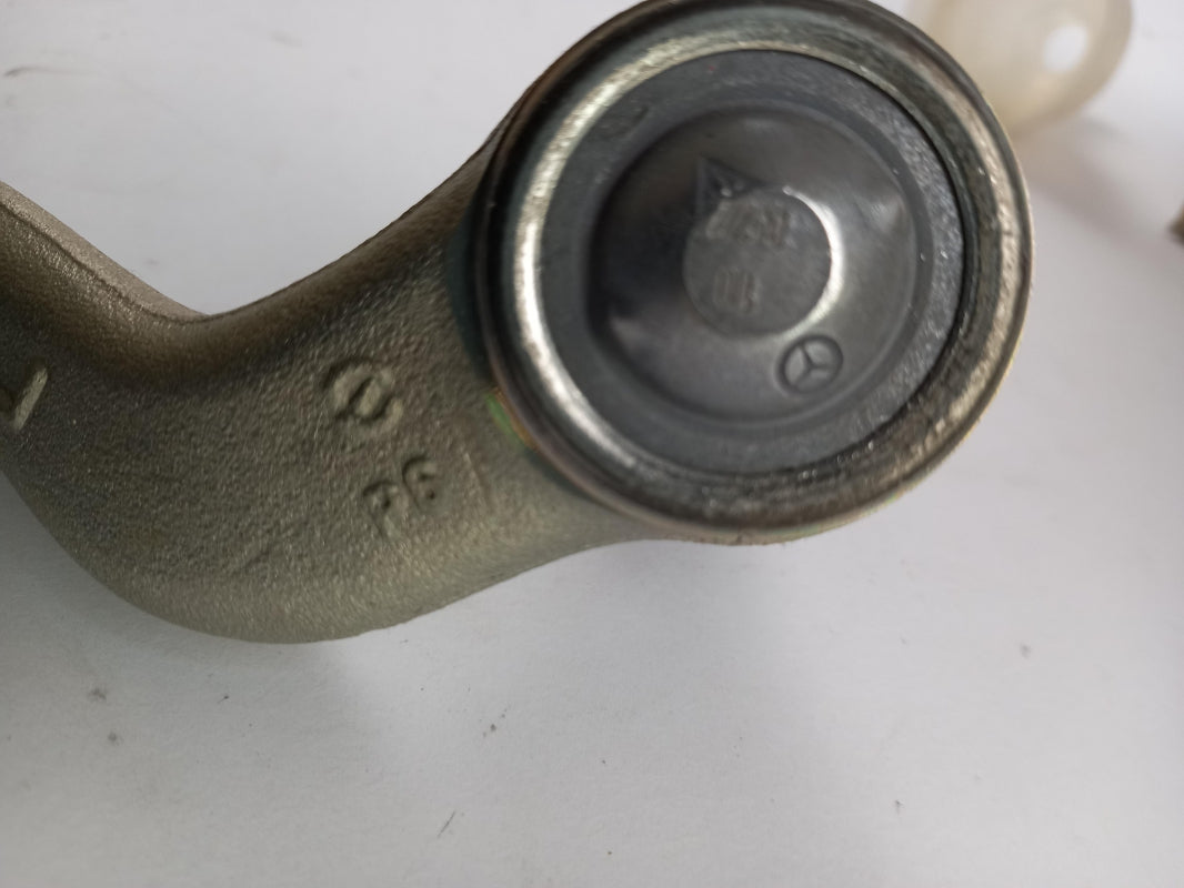 Original MERCEDES-BENZ W204 C207 R172 C197 Spurstangenkopf links A2043300903