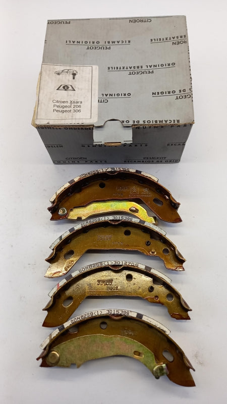 Original PEUGEOT 306 CITROËN Xsara Bremsbackensatz 4241E5