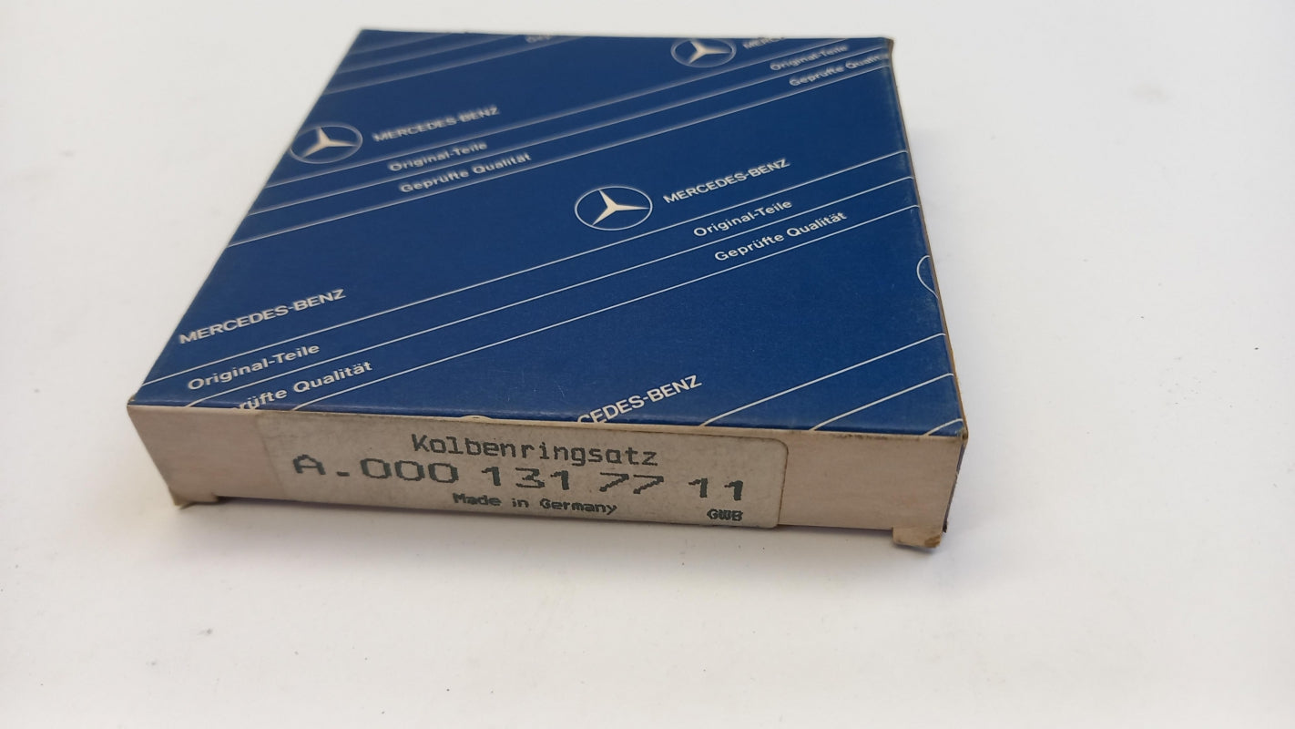Original MERCEDES-BENZ Unimog Kolbenringsatz A0001317711