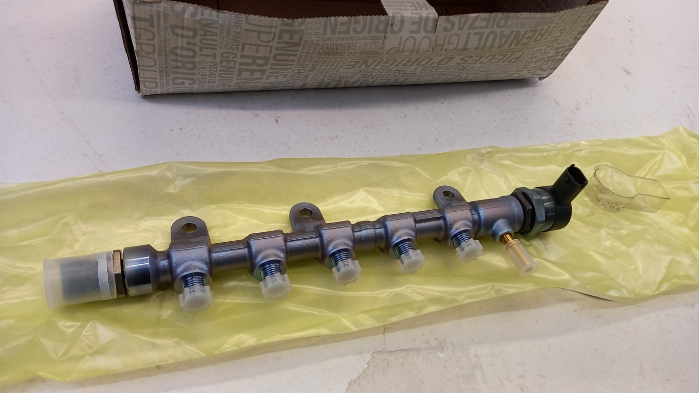 Original OE RENAULT Kraftstoff Verteilerrohr 175217750R