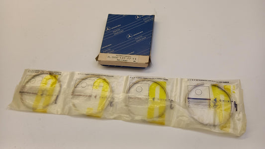 Original MERCEDES-BENZ Unimog Kolbenringsatz A0001317711