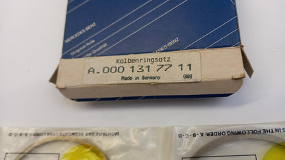 Original MERCEDES-BENZ Unimog Kolbenringsatz A0001317711
