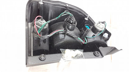 Original MITSUBISHI Pajero Sport I Heckleuchte Rücklicht rechts MR496374