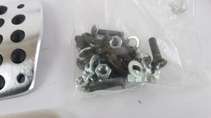 Original OE MITSUBISHI Pedalauflagen MZ313109