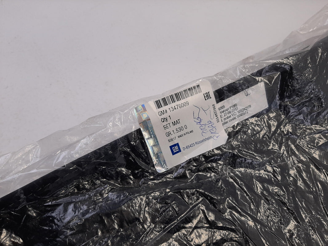 Original OPEL Crossland X Fußmattensatz Velours Schwarz (4 Stück) 13476009