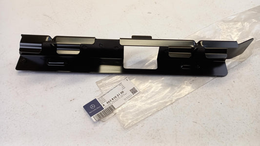 Original MERCEDES-BENZ G-Klasse W463 (2015-2018) Rahmen Vorne Links A4638103100