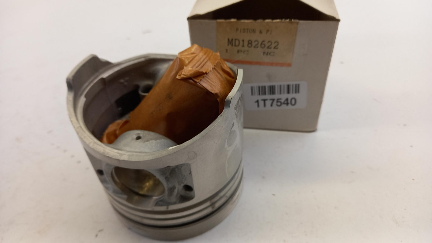 Original OE MITSUBISHI Kolben MD182622