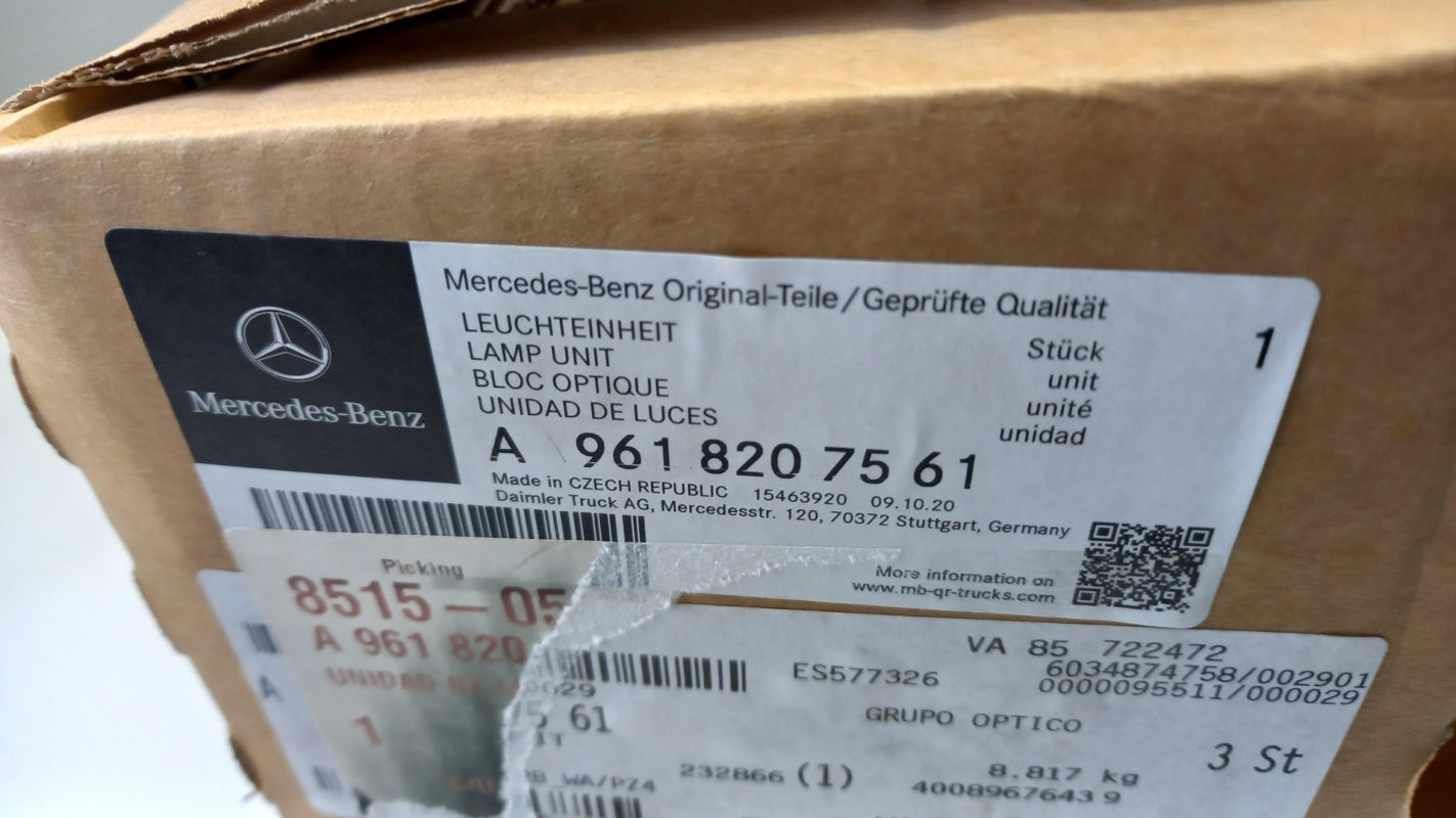 Original MERCEDES-BENZ Actros Scheinwerfer Rechts A9618207561