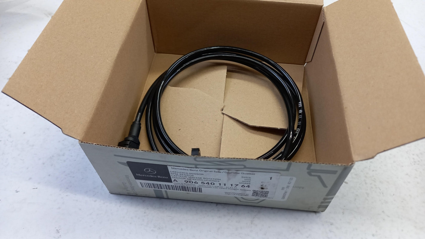 Original OE MERCEDES-BENZ Raddrehzahl Sensor A906540111764