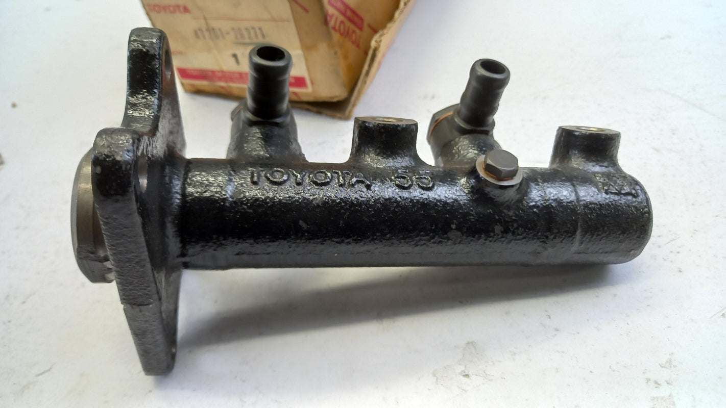 Original OE TOYOTA Hauptbremszylinder 4720126271