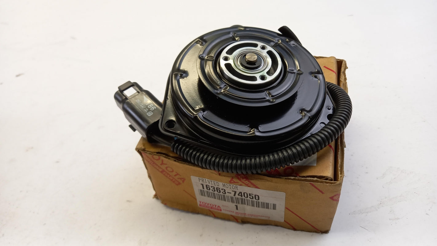 Original OE TOYOTA Kühlerlüfter Elektromotor 1636374050