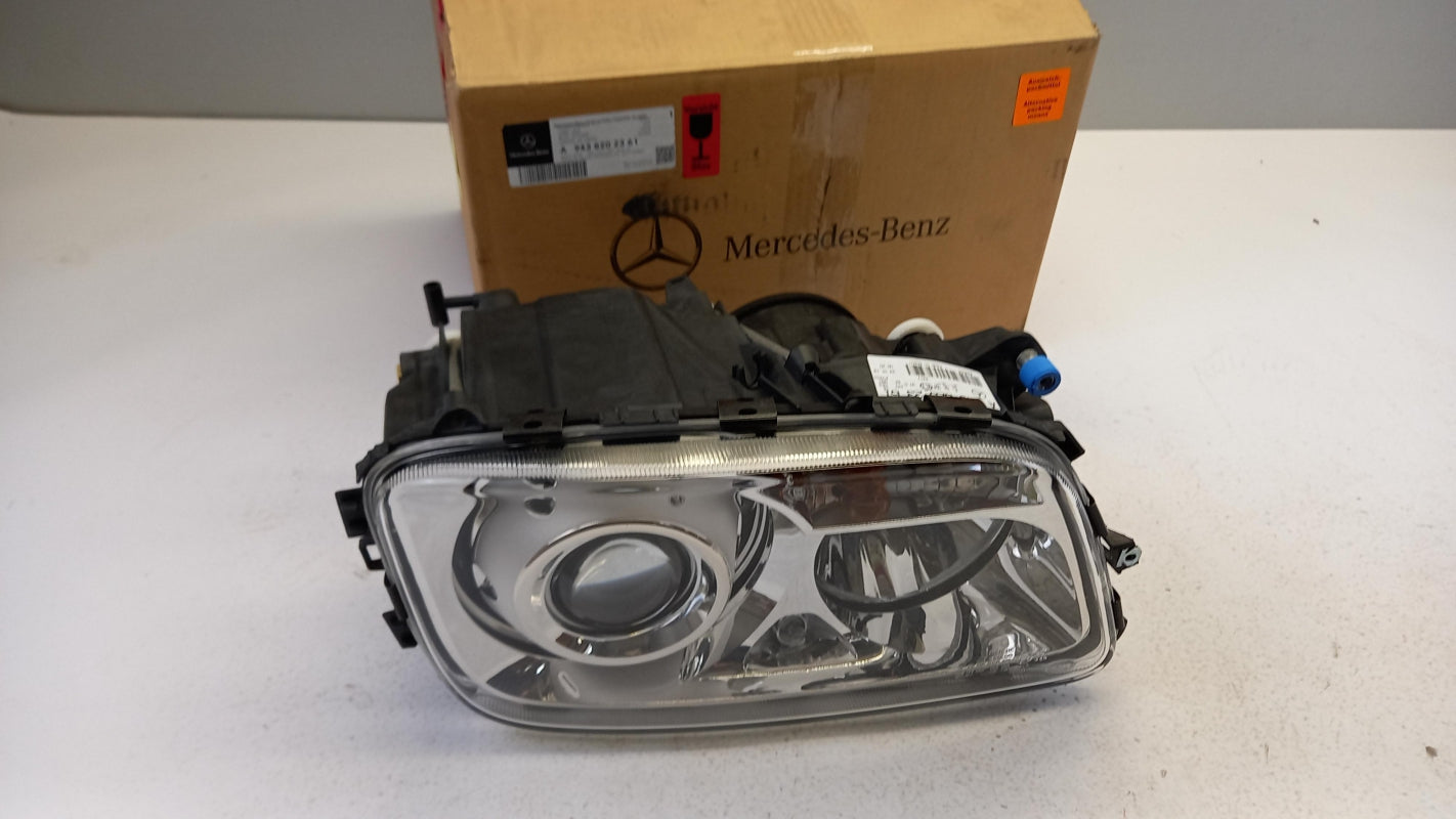 Original OE MERCEDES-BENZ Actros MP2 MP3 Headlight Right A9438202361 