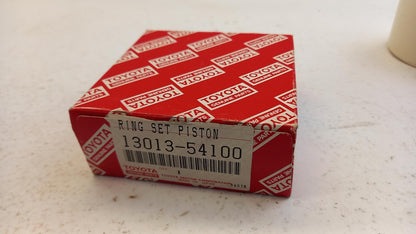 Original TOYOTA Chaser Cresta Dyna Crown Hilux Kolbenringsatz 1301354100