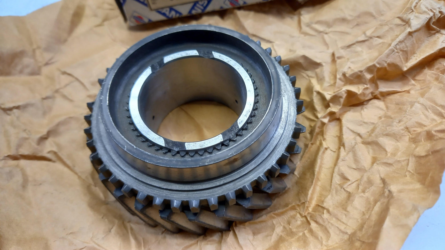 Original NISSAN King Cab D21 TR-X Leopard JF30 Getriebe Zahnrad 3225046L65