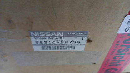 Original OE NISSAN Kühlergitter 623108H700