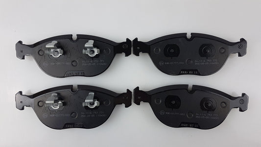 Original BMW 7' E38 Z8 E52 Bremsbeläge vorne 34116761246