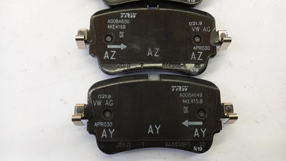 Original OE Volkswagen Bremsbeläge 4KE698451A