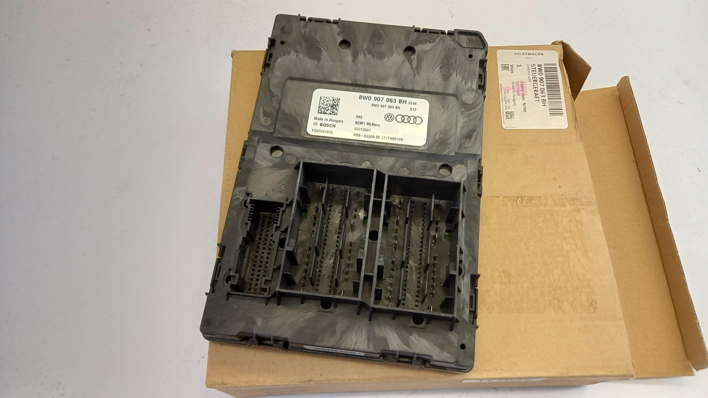 Original AUDI A4 A5 Q5 Q7 control unit 8W0907063BH 