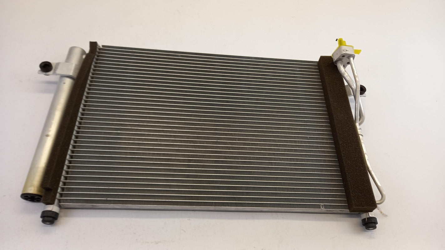 Original OE HYUNDAI/KIA Klimakondensator 976061C300